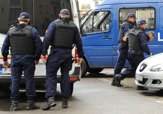 Сви шпијуни против Мила